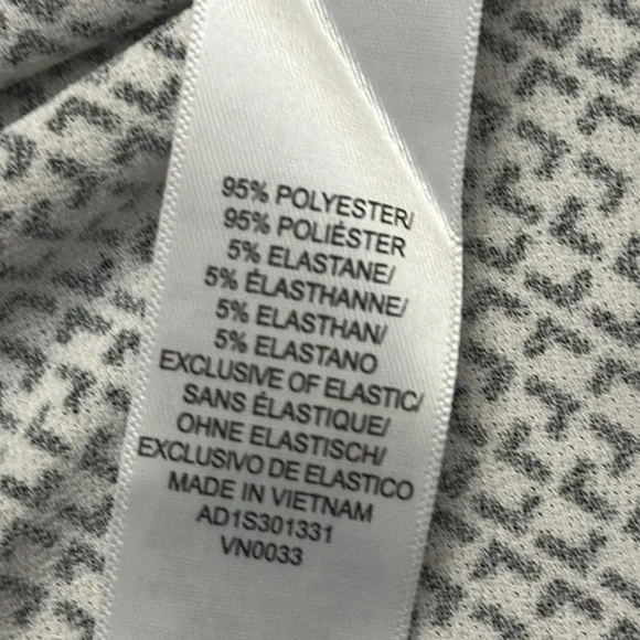 Adrianna Papell Smocked sleeve tie neck top black white geometric print LG NWT - Picture 9 of 9